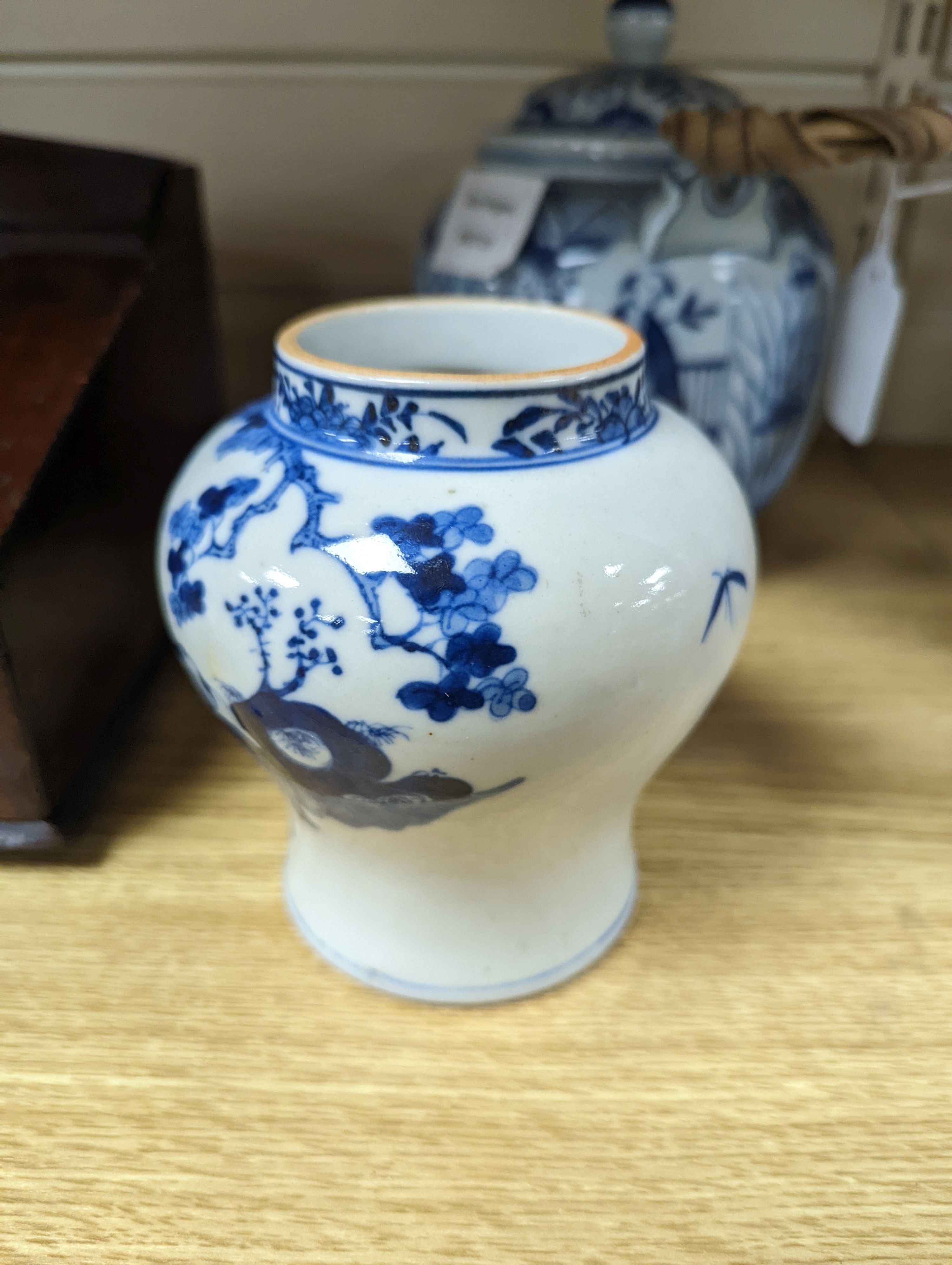 A Chinese blue and white small vase and teapot 19cm